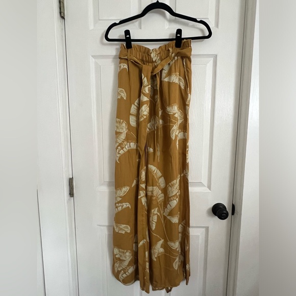 H&M yellow floral high waisted flowy pant - Picture 1 of 1